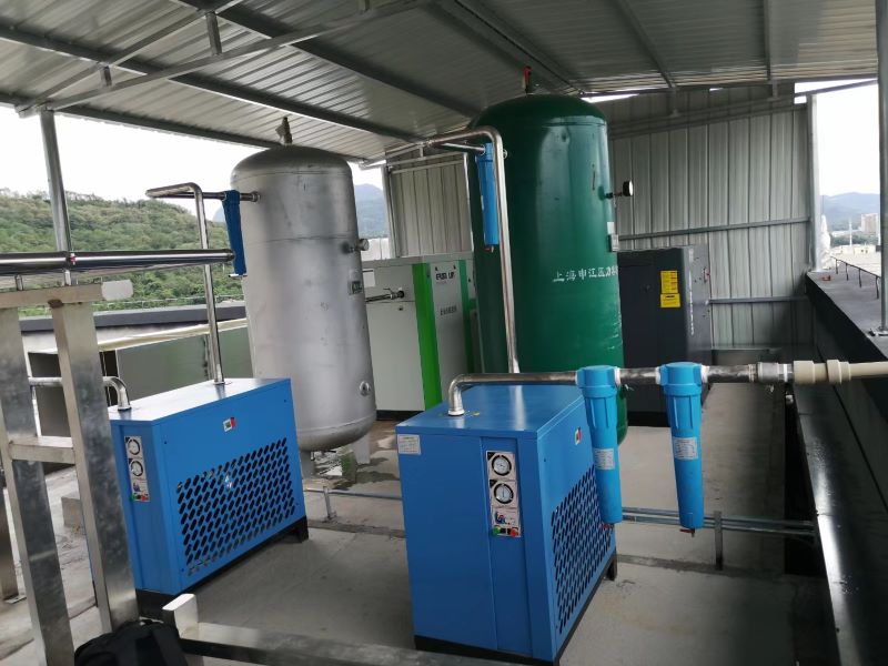 某食品廠新建項(xiàng)目微油空壓機(jī)與無(wú)油空壓機(jī)